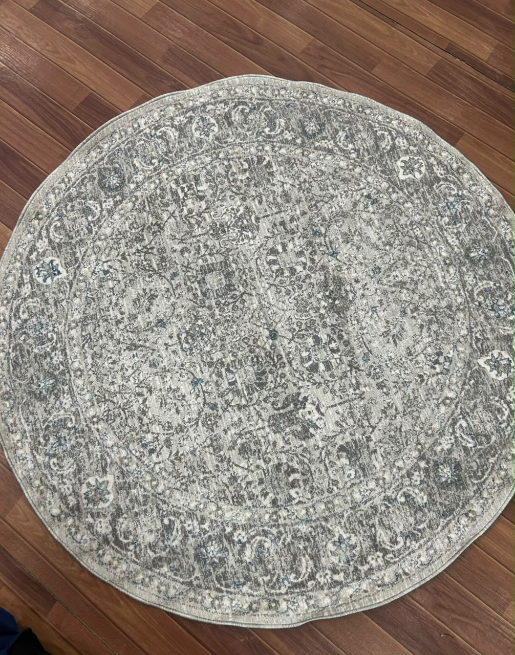 Ashford Vintage Persian Round Rug – Grey & Ivory