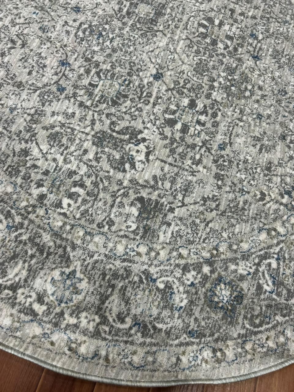 Ashford Vintage Persian Round Rug – Grey & Ivory