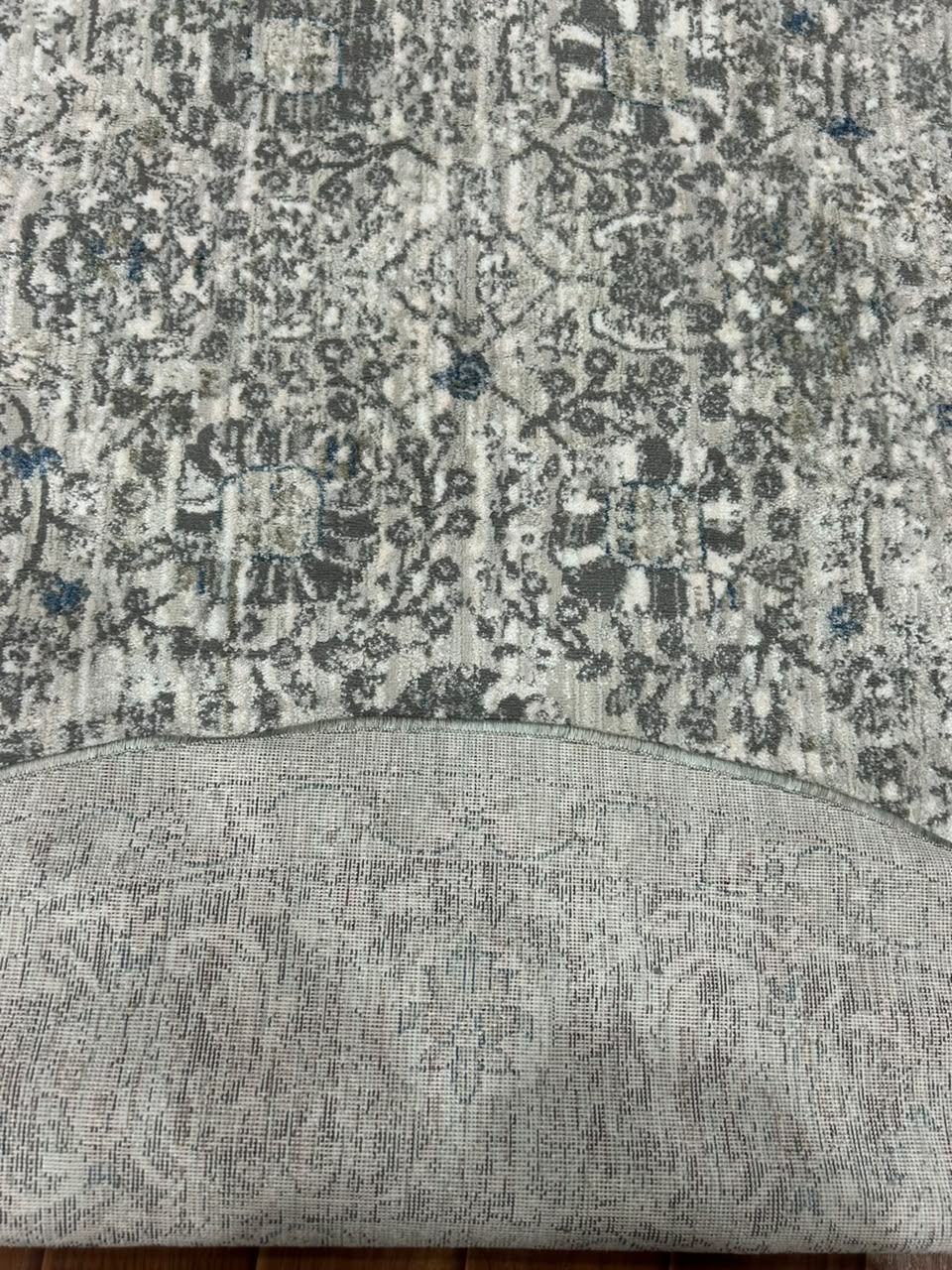 Ashford Vintage Persian Round Rug – Grey & Ivory
