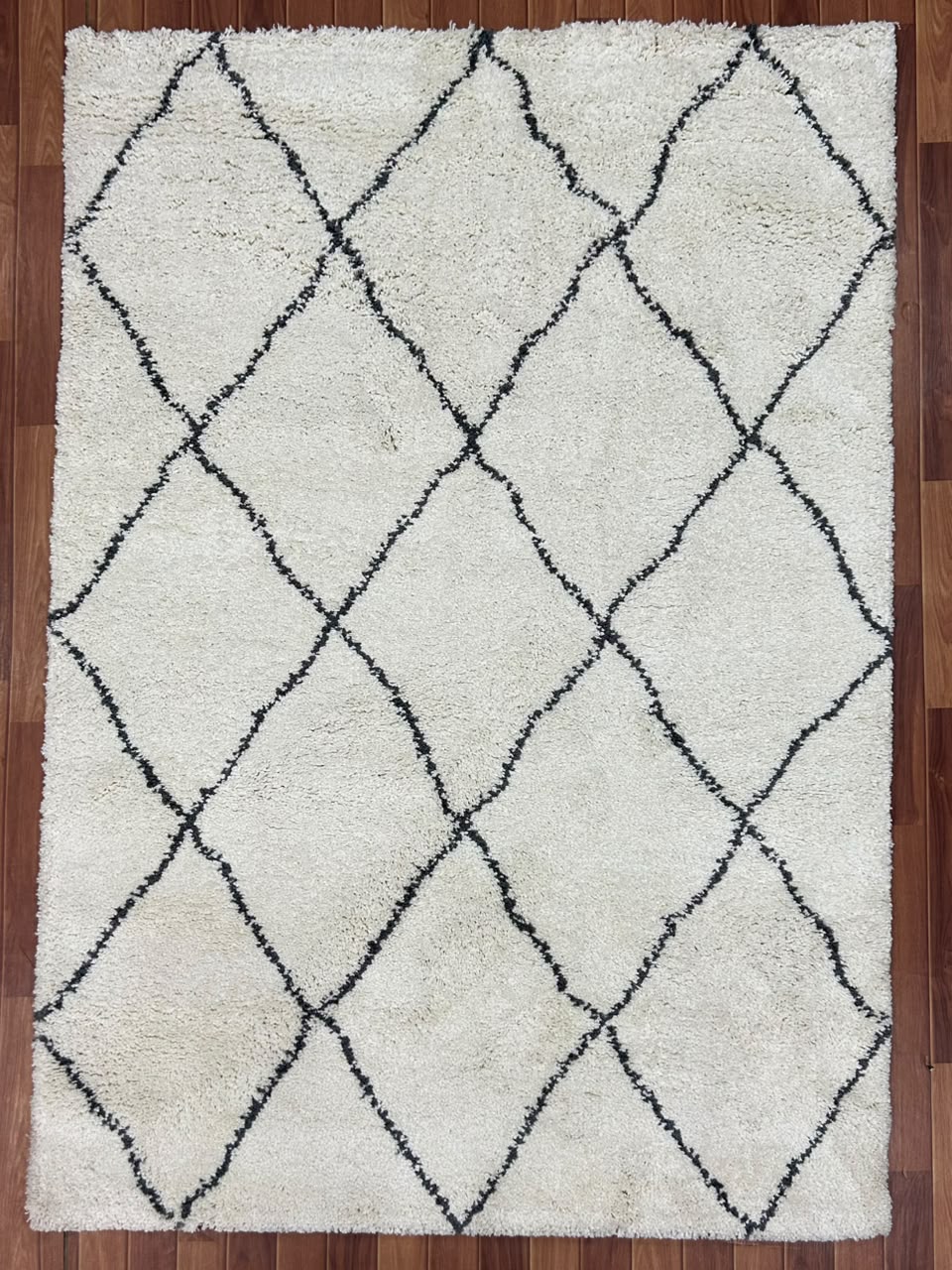 Diamond Lattice Shag Rug