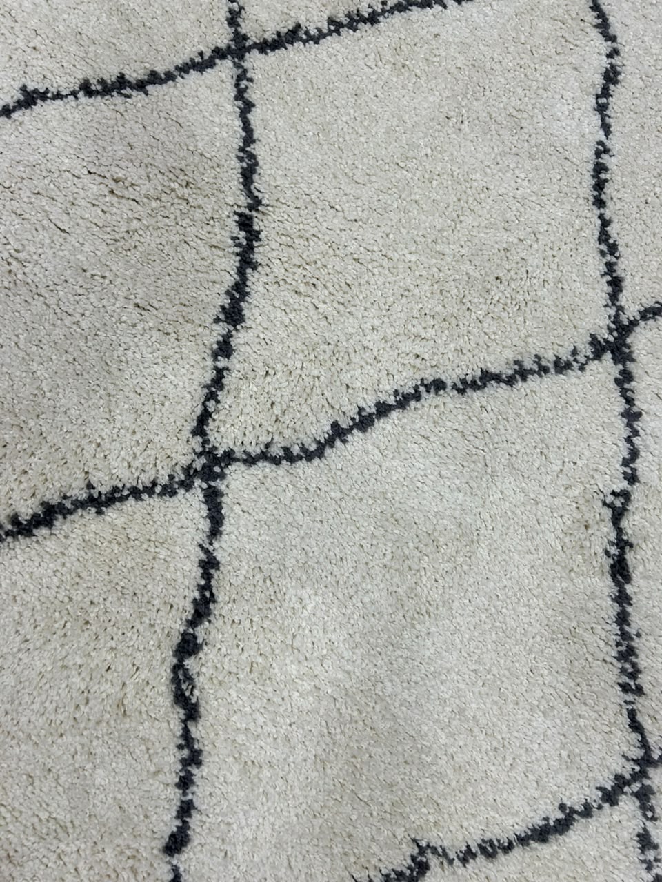 Diamond Lattice Shag Rug