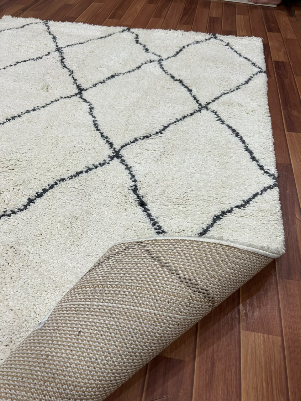 Diamond Lattice Shag Rug